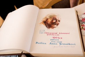 Oslava 100. narozenin paní Pavlíny Jirouškové